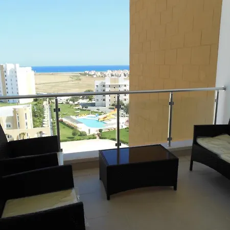 Studio In Caesar * Trikomo